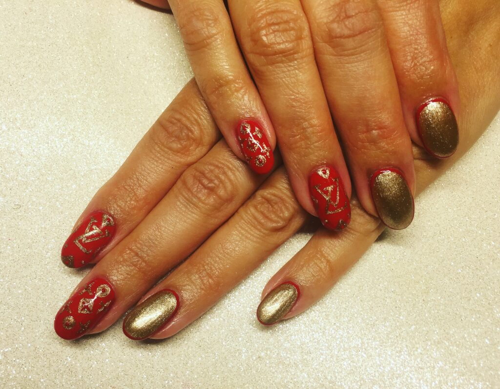 Lova Nail System