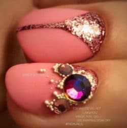 Lova Nail System