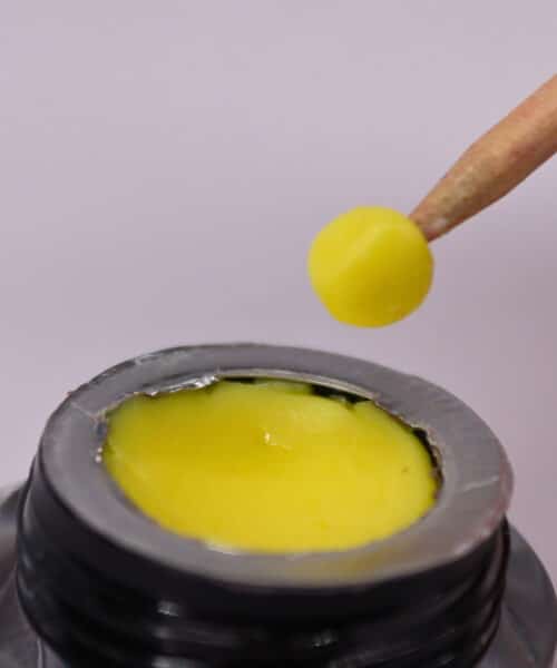 plastiline yellow