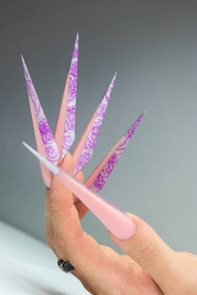 Lova Nail System